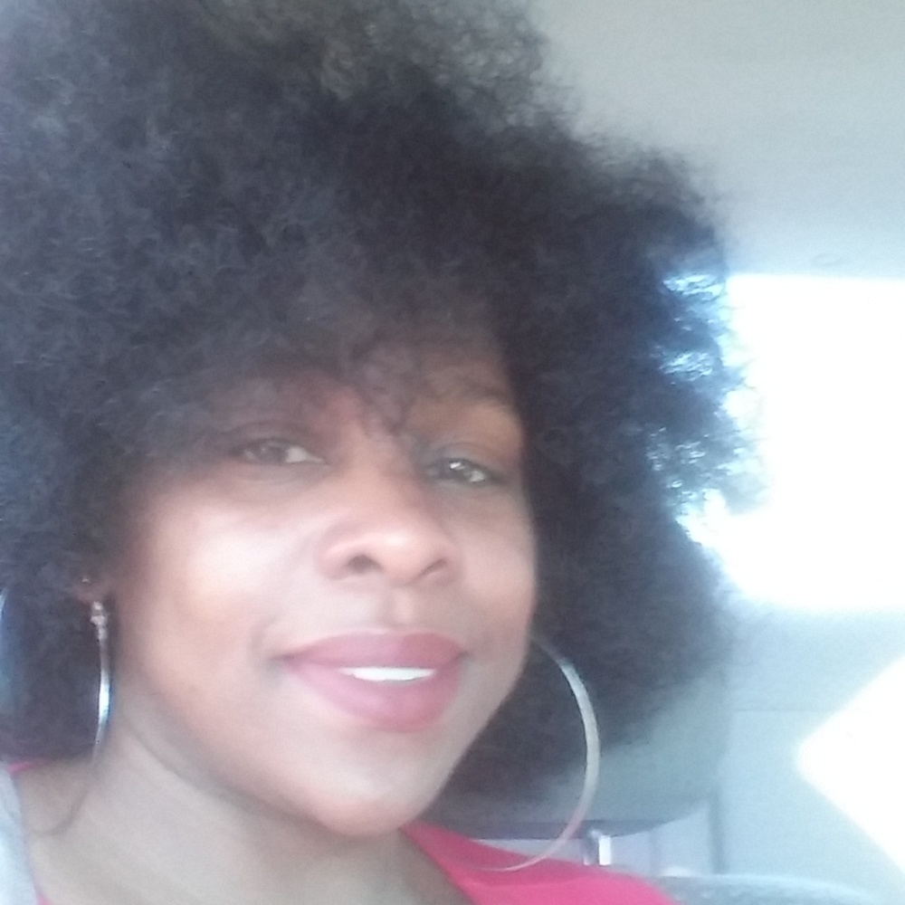 Meet your Posher, Lisa aka Miss Natural woman